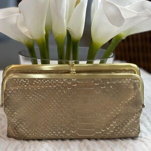 Hobo International Double Kisslock Leather Lauren Clutch Wallet GUC ElegantGold